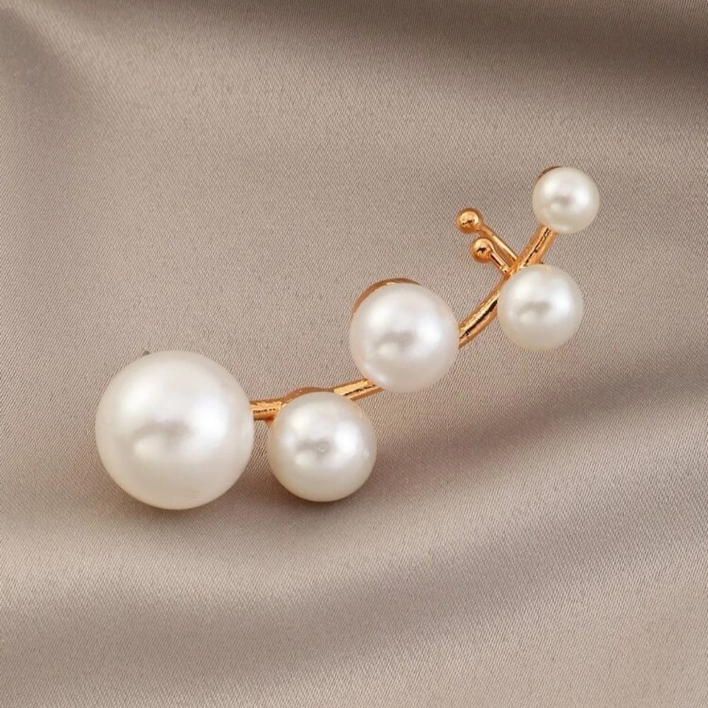 🎀 Lovely Faux Pearl Left Ear Cuff 🎀 - Picture 2 of 5